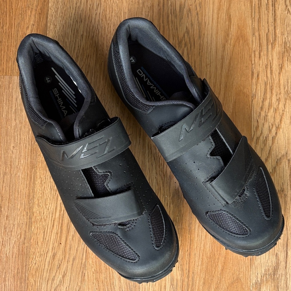 Shimano black mtn bike cycling shoes very good condition  black sz44